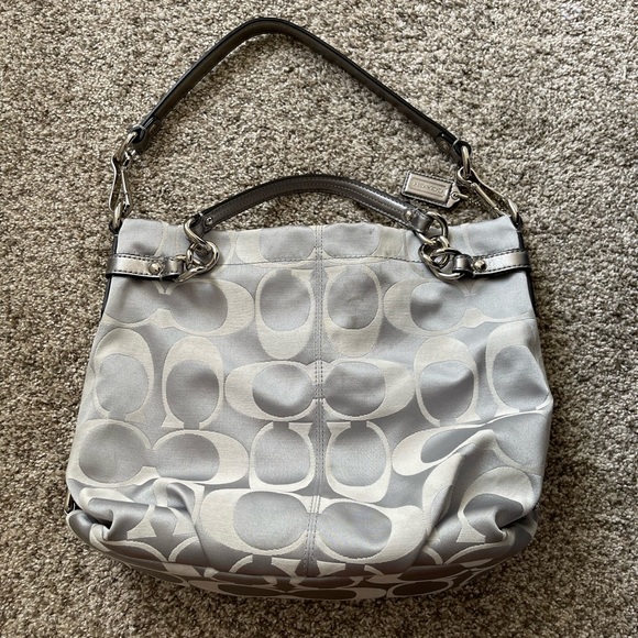 Vintage Coach Shoulder Purse - Picture 4 of 6